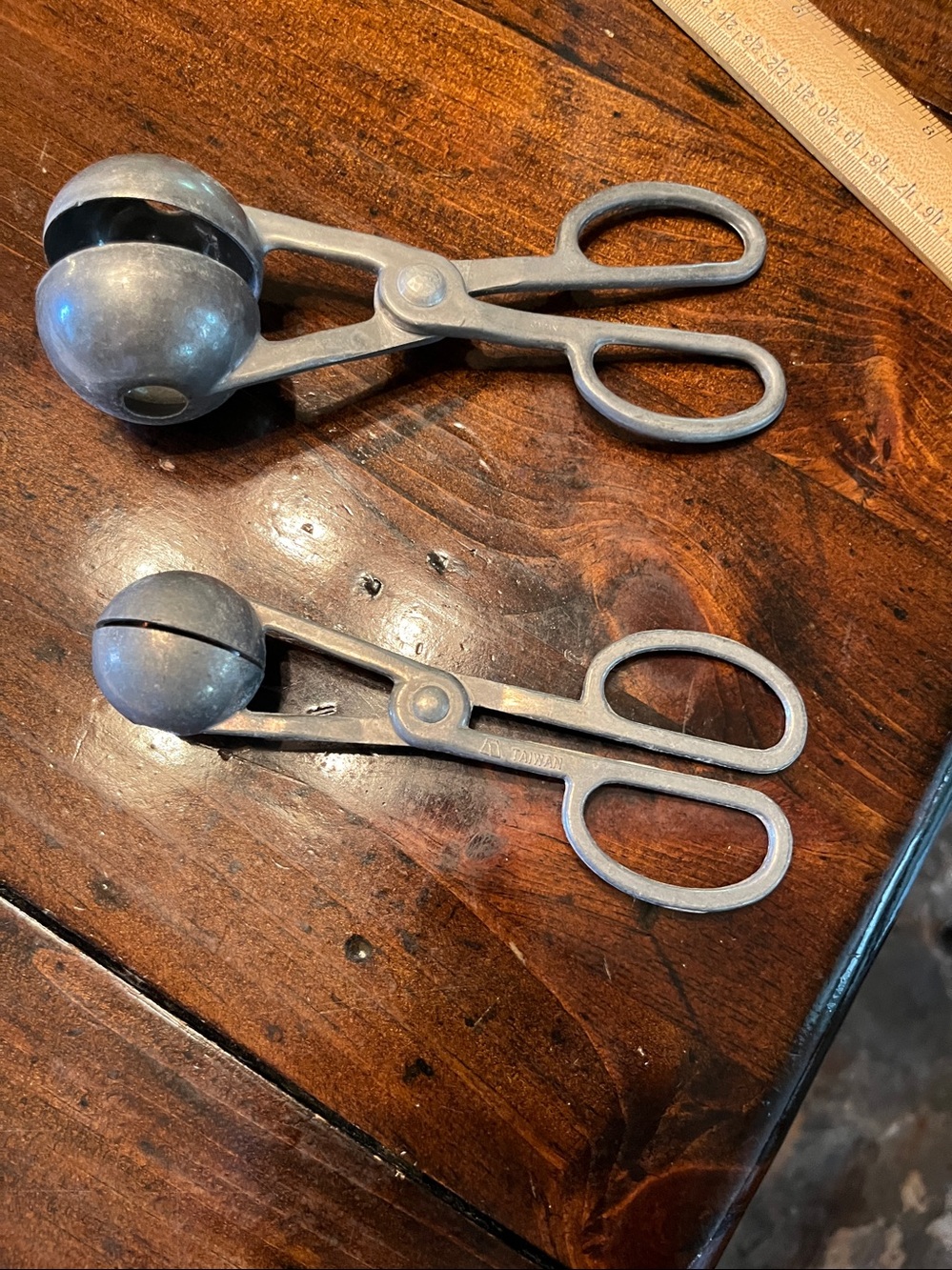 Vintage cast aluminum scissor style Kitchen tools  - Unknown Brand